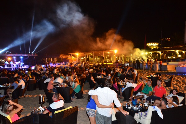 Edde Sands BBQ Pieds Dans Leau